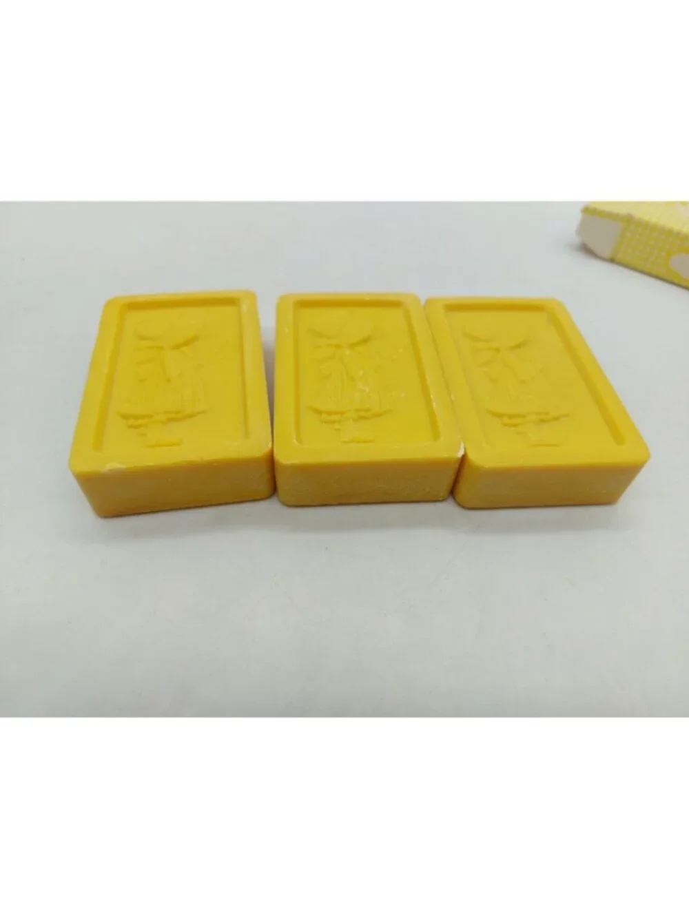 Holly Hobby Bath Soap 3 Bars Lemon 8.1 Oz Made In Usa